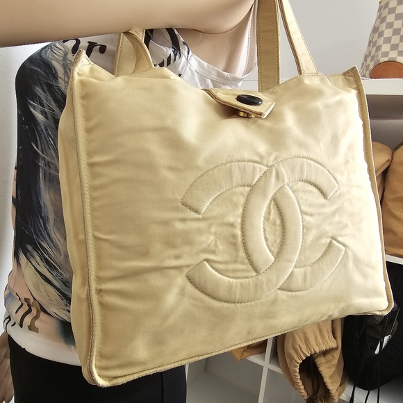 CHANEL HANDBAG NYLON CC Stich - Picture 11 of 16